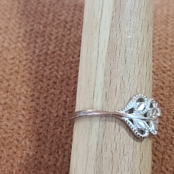 Delicate Sterling Silver Leaf Band Ring 925 - Picture 2 of 12
